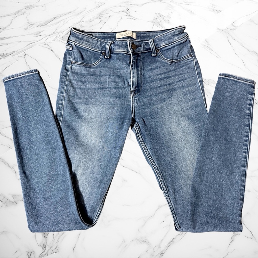 Abercrombie & Fitch Mid-Rise Jean Legging Medium Wash Size 28/6L